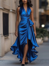 Robe en satin drapée à la taille