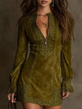 Abito corto in camoscio con pizzo: femminile e sofisticato