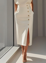Sophie™ | Robe midi ajustée avec boutons dorés
