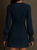 Robe courte en daim avec dentelle – féminine & sophistiquée