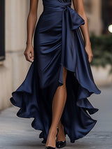 Robe en satin drapée à la taille