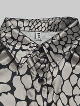 Chemisier effet satin Ă motif artistique