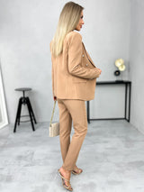 Tailleur Iconique Slim Élégance