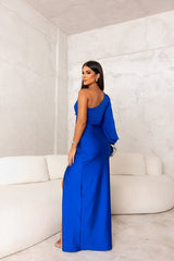 Vue de profil robe longue bleu royal femme de soirée