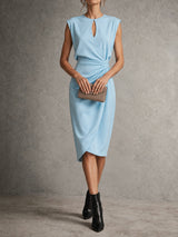 Robe drapée sans manches à détail plissé et encolure goutte
