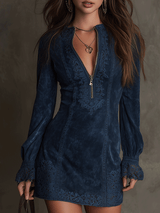 Robe courte en daim avec dentelle – féminine & sophistiquée