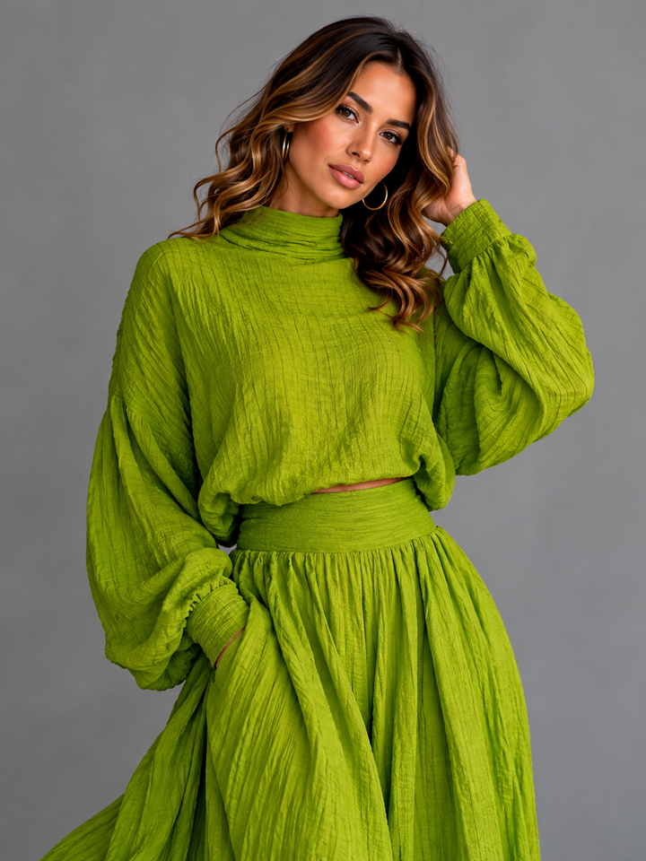 Luxurious Two-Piece Linen Set with High Waist and Flowing Fit