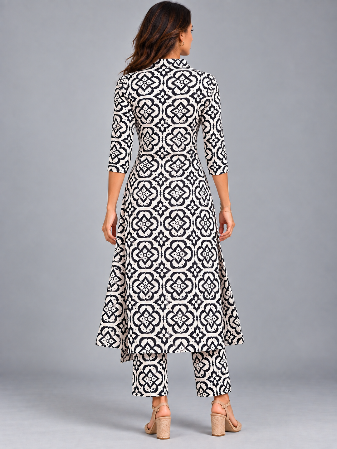 Laura | Elegant Printed Set with Flowing Tunic and Trousers