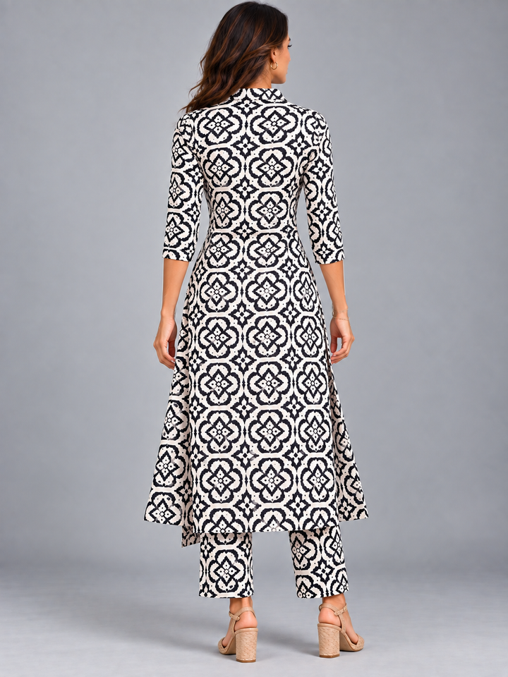 Laura | Elegant Printed Set with Flowing Tunic and Trousers