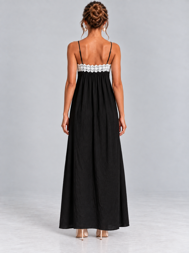 Amelia | Flowing Maxi Dress with Floral Lace
