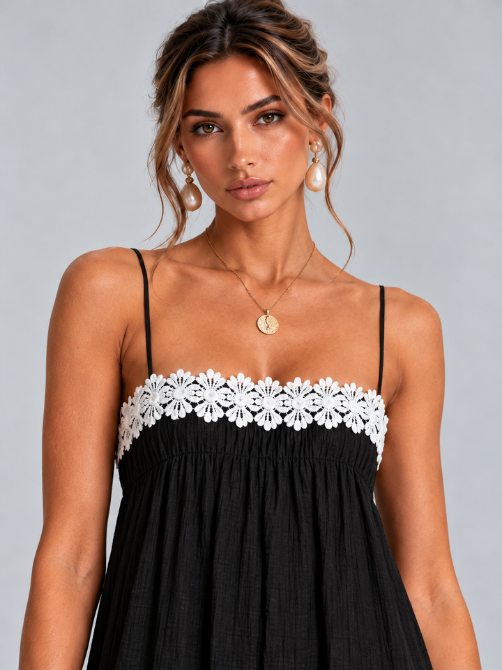 Amelia | Flowing Maxi Dress with Floral Lace