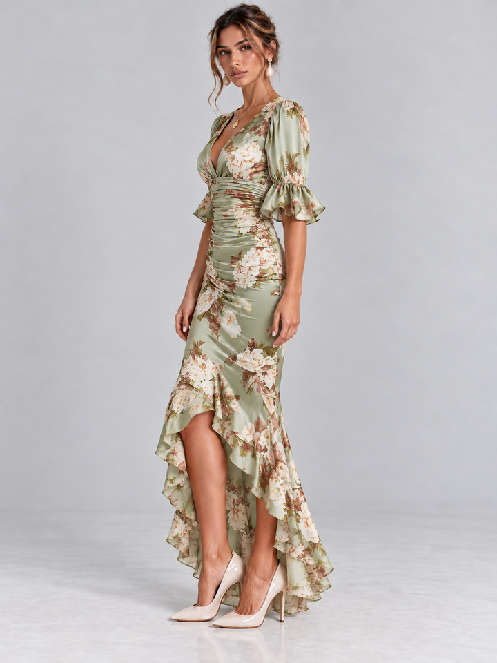 Camilla | Elegant Floral Dress with Fitted Cut and Flowing Details