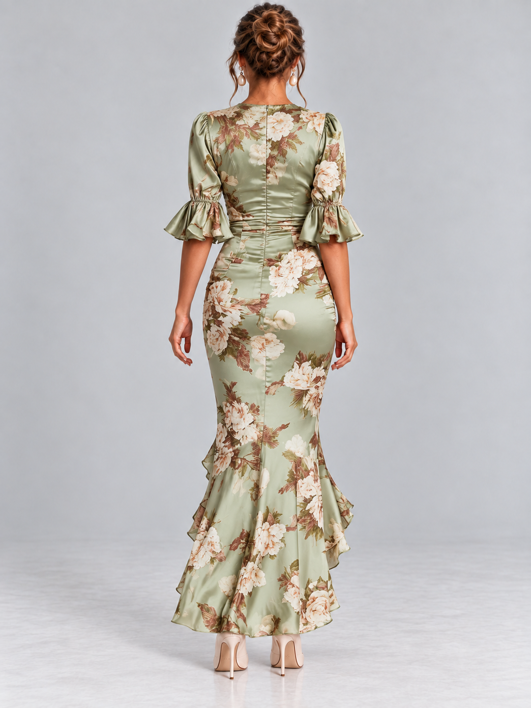 Camilla | Elegant Floral Dress with Fitted Cut and Flowing Details