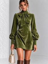 Juliette™ | Robe courte élégante à col noué