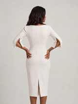 Robe élégante mi-longue à manches fendues ornées de perles