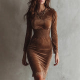 Robe velours à taille smockée — Élégante & raffinée