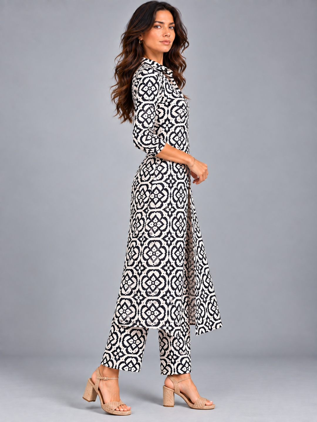 Laura | Elegant Printed Set with Flowing Tunic and Trousers