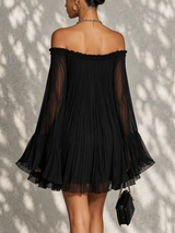 Colette™ | Robe Noire Plissée à Manches Cloche