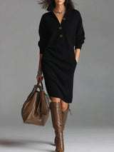 Robe pull élégante à col ouvert et boutons