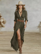 Robe longue ceinturée à revers plissés