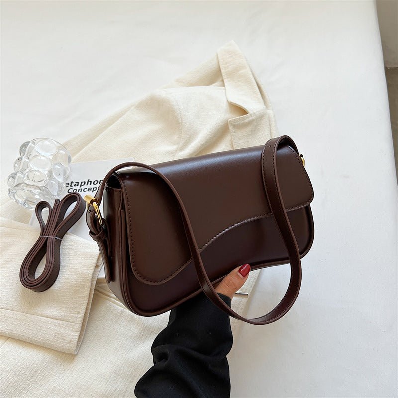 Alma | Elegant and Versatile Saddle Bag