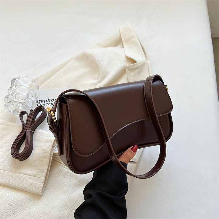 Alma | Elegant and Versatile Saddle Bag